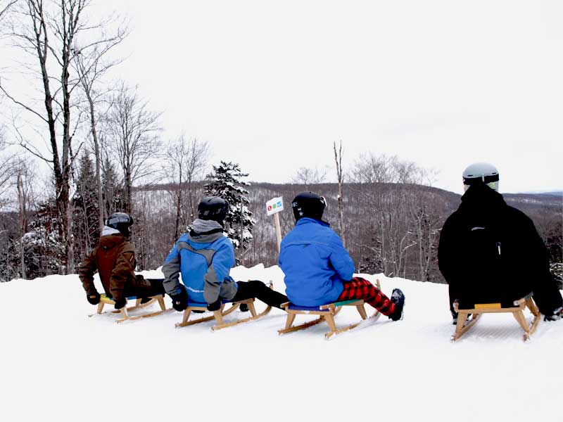 Luge alpine à la montagne Vallée du Parc : escapade weekend hiver en Mauricie